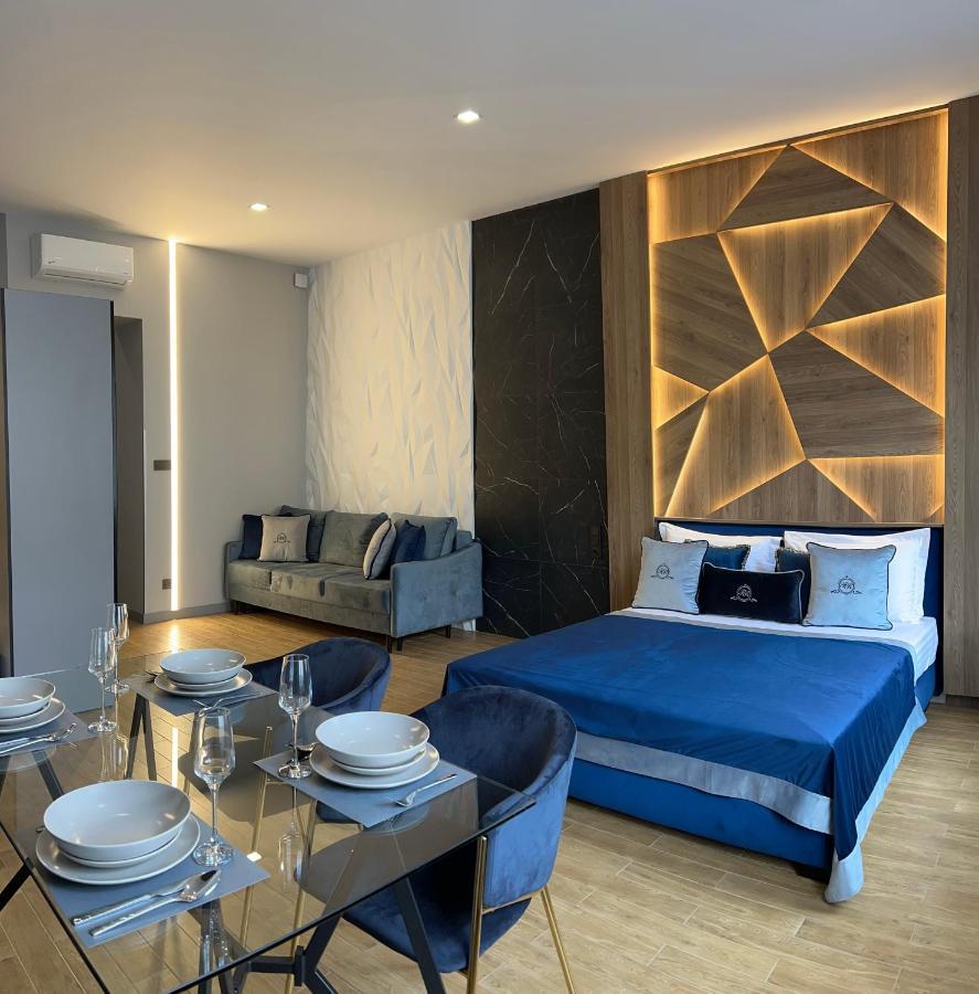 Central Family Boutique Apartments 2 Lviv Eksteriør billede