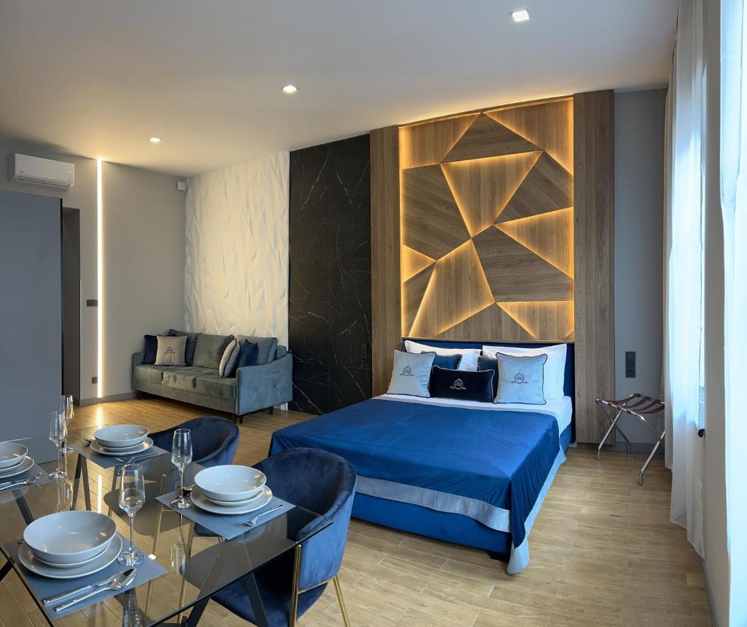 Central Family Boutique Apartments 2 Lviv Eksteriør billede