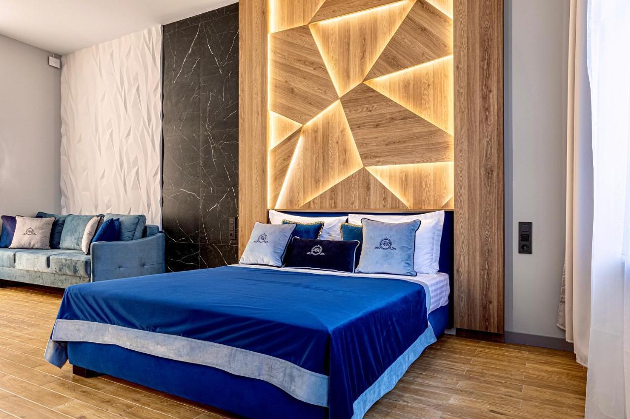 Central Family Boutique Apartments 2 Lviv Eksteriør billede
