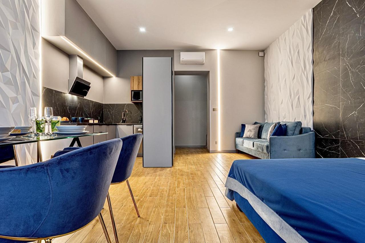 Central Family Boutique Apartments 2 Lviv Eksteriør billede