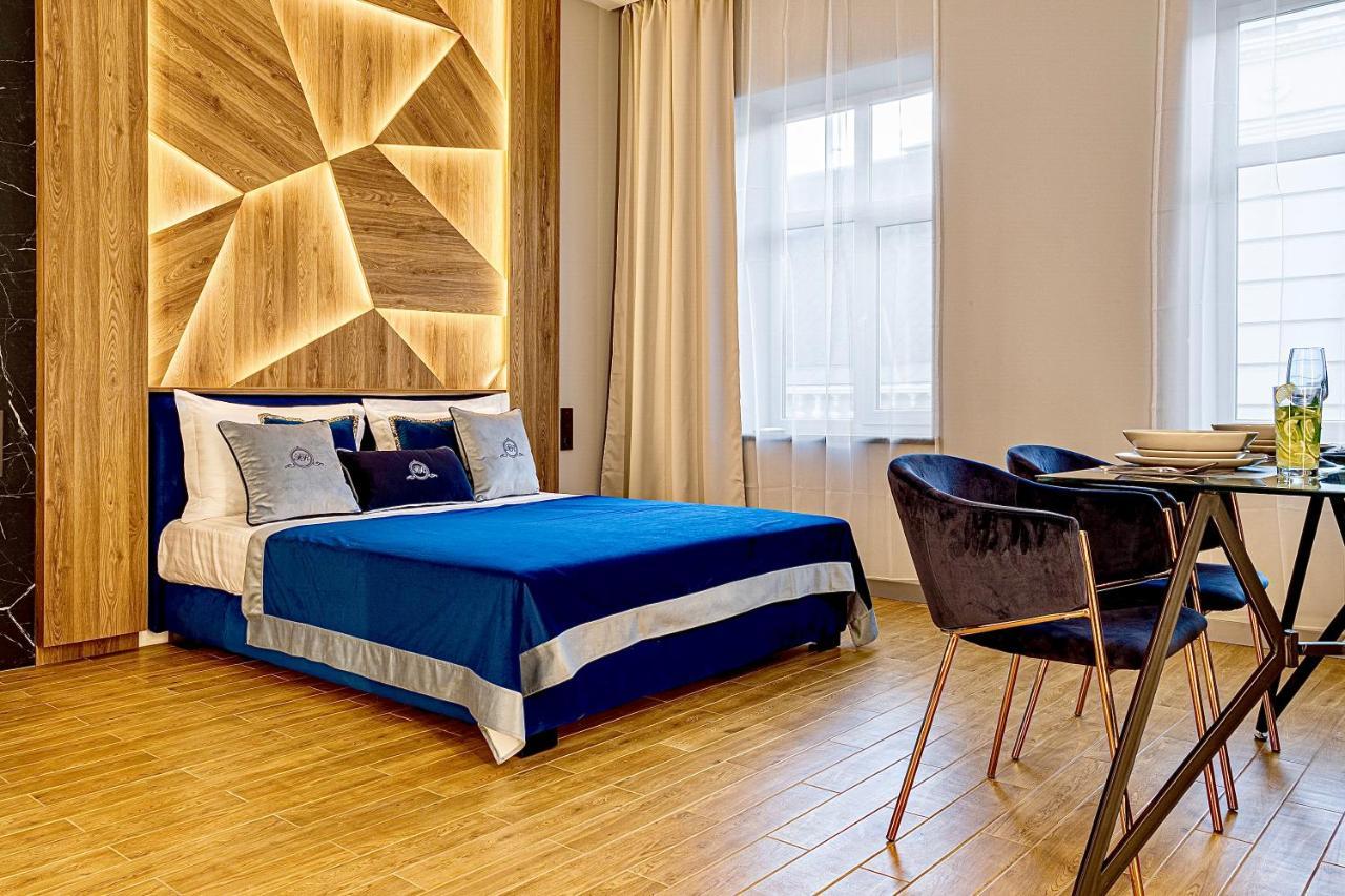 Central Family Boutique Apartments 2 Lviv Eksteriør billede