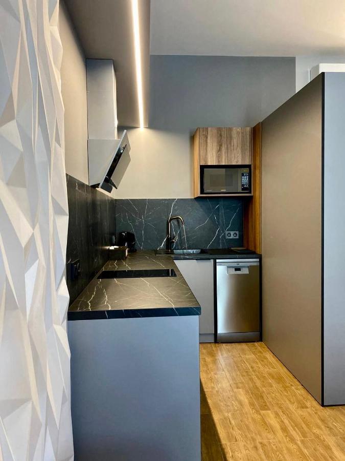 Central Family Boutique Apartments 2 Lviv Eksteriør billede