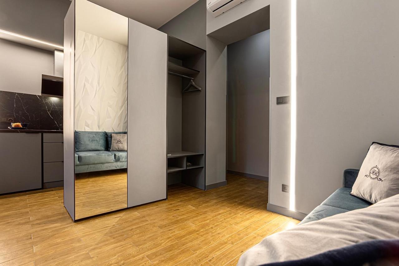 Central Family Boutique Apartments 2 Lviv Eksteriør billede
