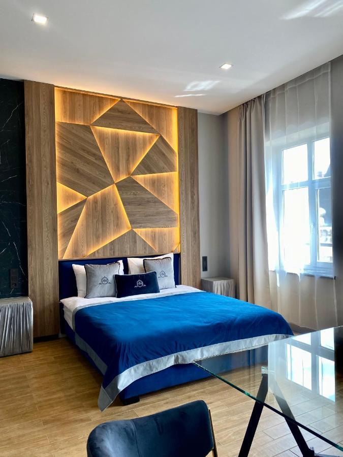 Central Family Boutique Apartments 2 Lviv Eksteriør billede